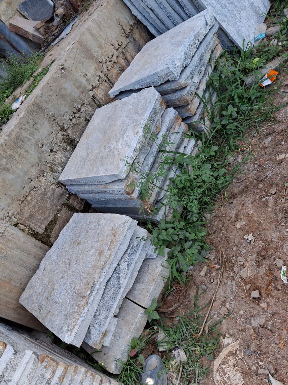 Natural Bottom Stones