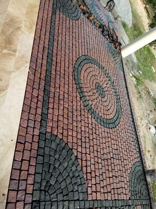 Premium Granite Red Machine Cut Cobble Stones