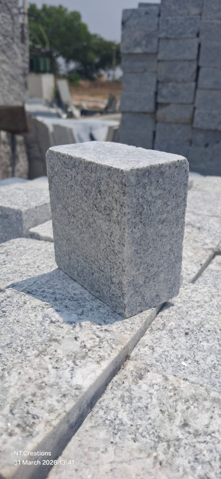 Premium Box Cut Natural Grey Flammed Cobble Stones