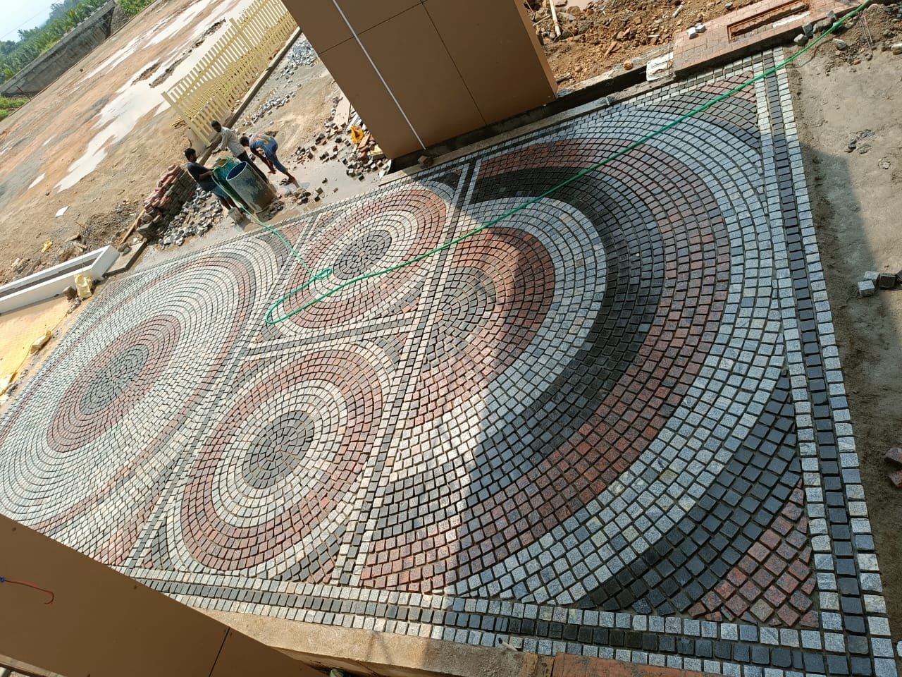 Premium Granite Red Machine Cut Cobble Stones