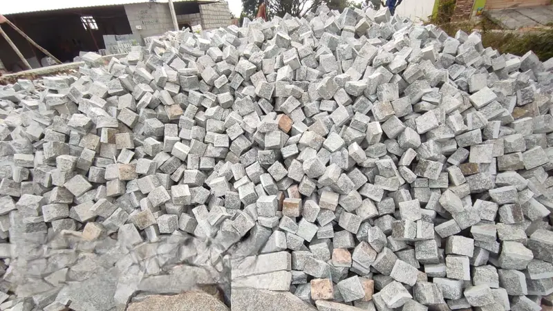 Premium Granite Grey Machine Cut Cobble Stones